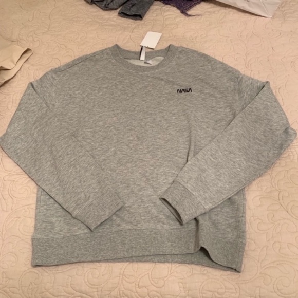 NEW Ariana Grande NASA crewneck NWT - Picture 2 of 3